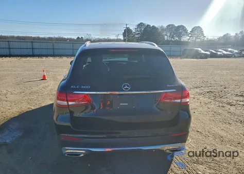 2019 Mercedes-Benz Glc 300 4Matic z USA, uszkodzony, nr VIN WDC0G4KB0KF641936